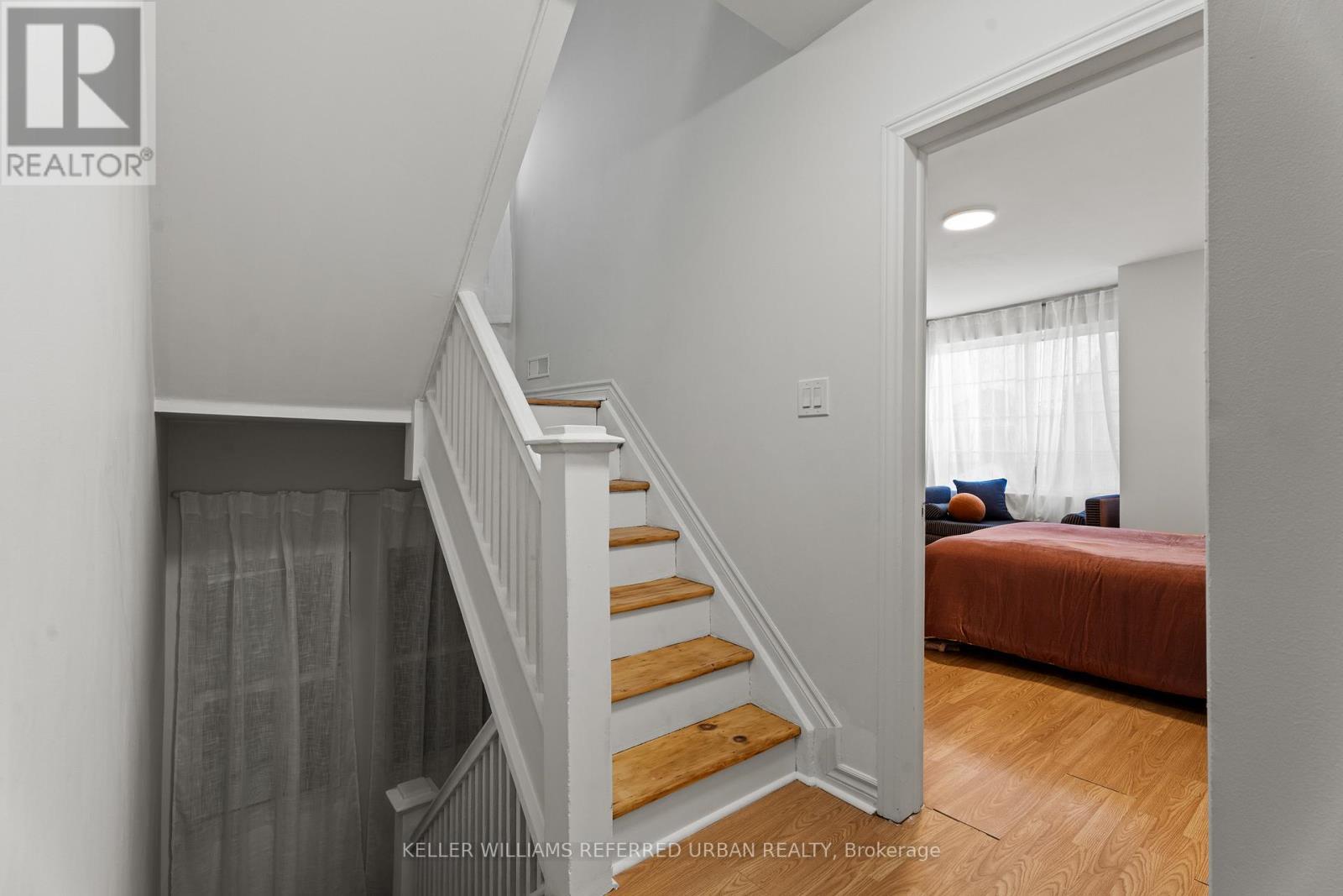 166 Essex Street, Toronto, ON - Indoor Photo Showing Other Room