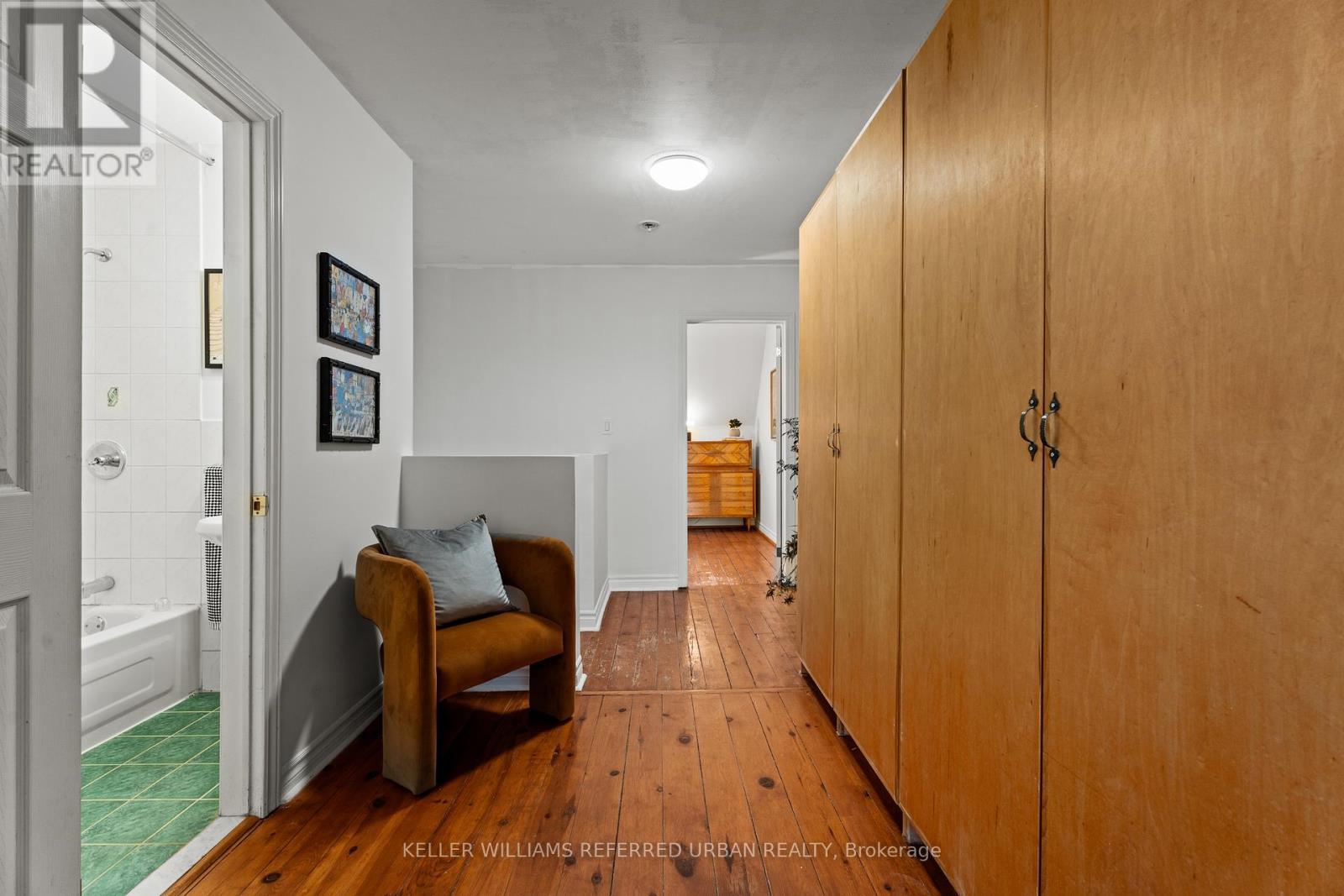 166 Essex Street, Toronto, ON - Indoor Photo Showing Other Room