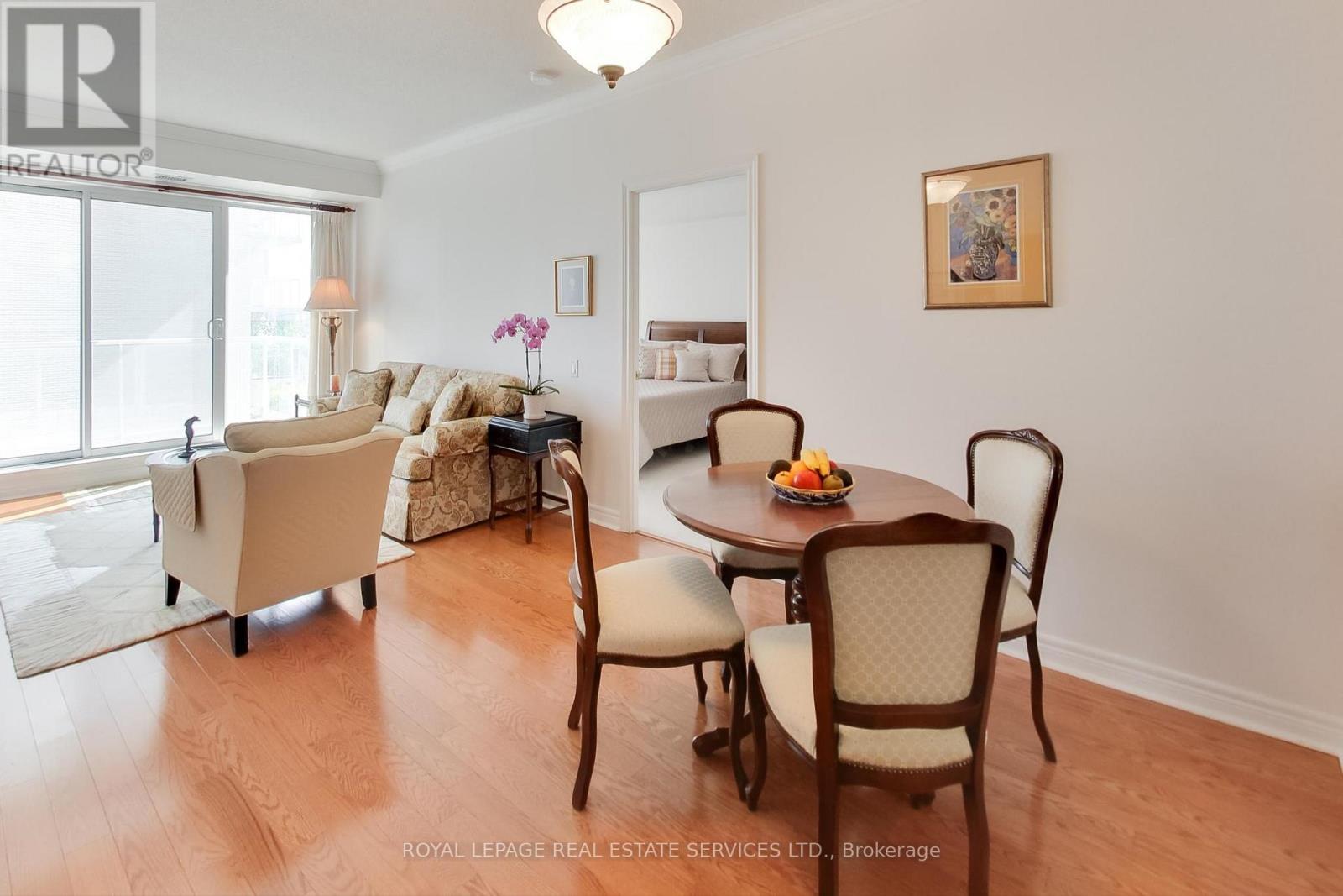 706 - 350 Mill Road, Toronto, ON - Indoor Photo Showing Dining Room