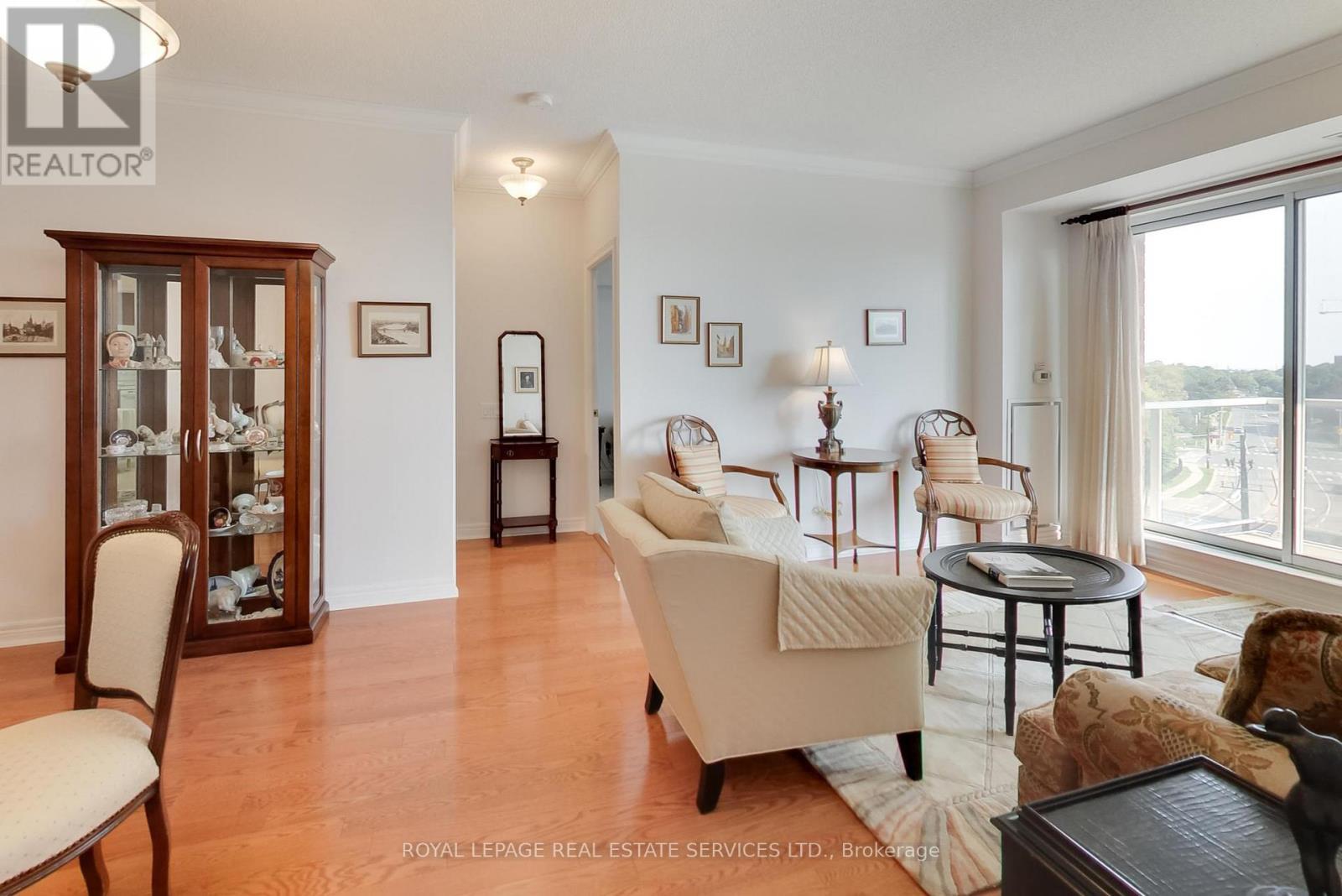 706 - 350 Mill Road, Toronto, ON - Indoor Photo Showing Living Room