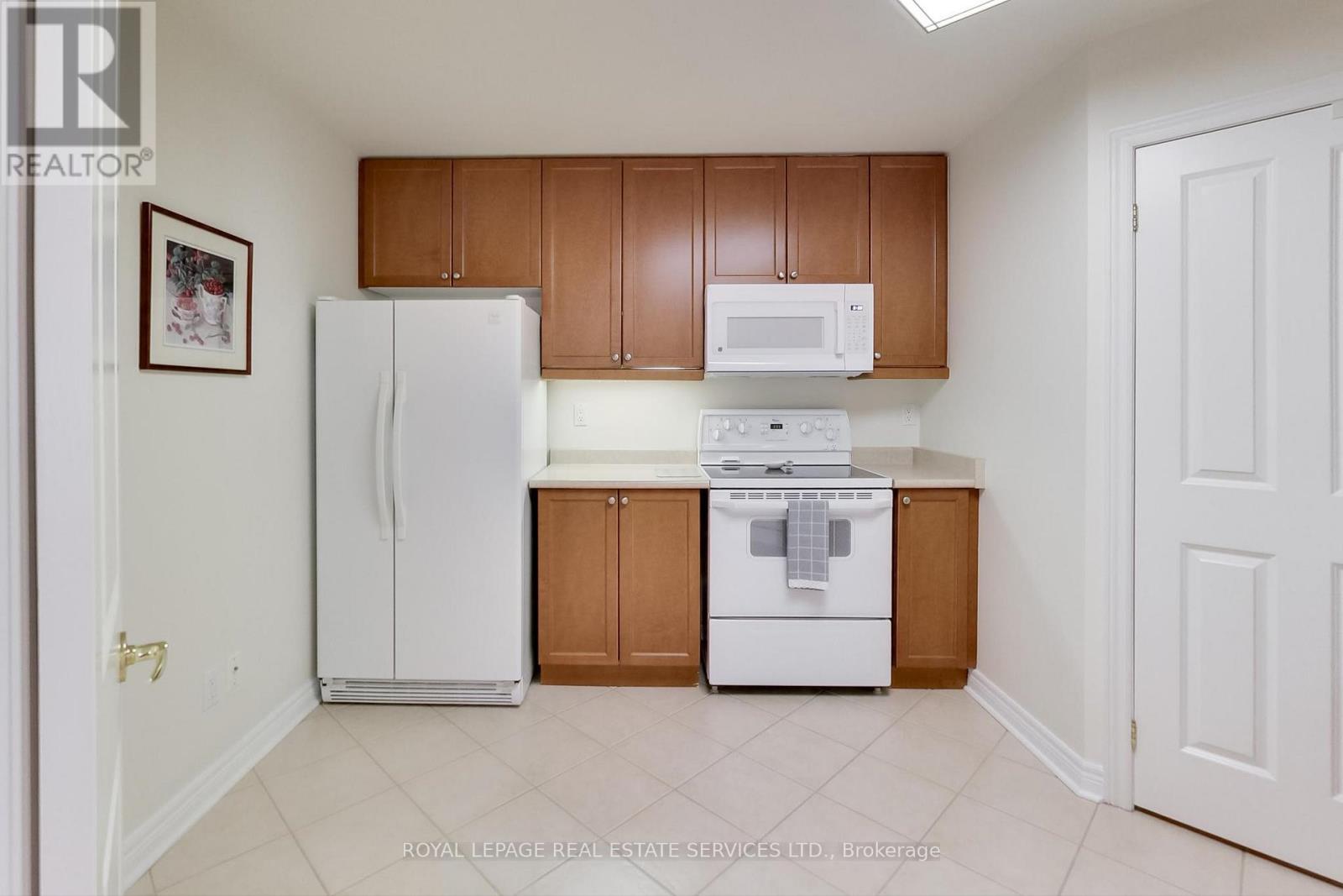 706 - 350 Mill Road, Toronto, ON - Indoor Photo Showing Kitchen