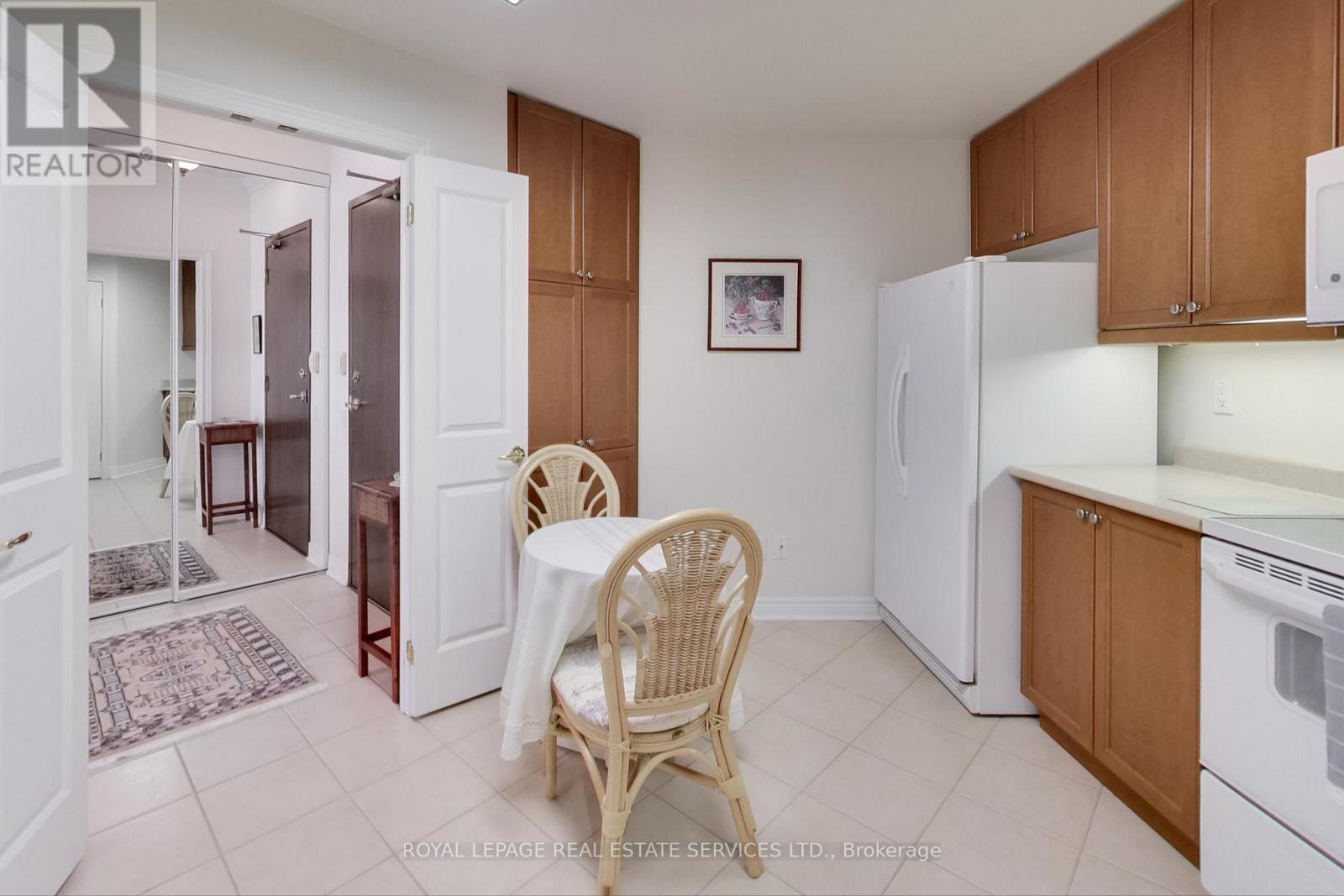 706 - 350 Mill Road, Toronto, ON - Indoor Photo Showing Kitchen