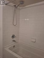 Bathroom 2nd floor - 4-pieces -