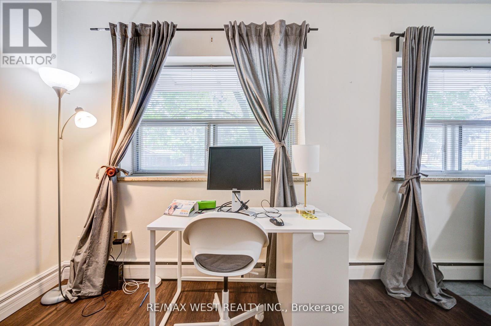 104 - 101 Queen Street S, Hamilton, ON - Indoor Photo Showing Office