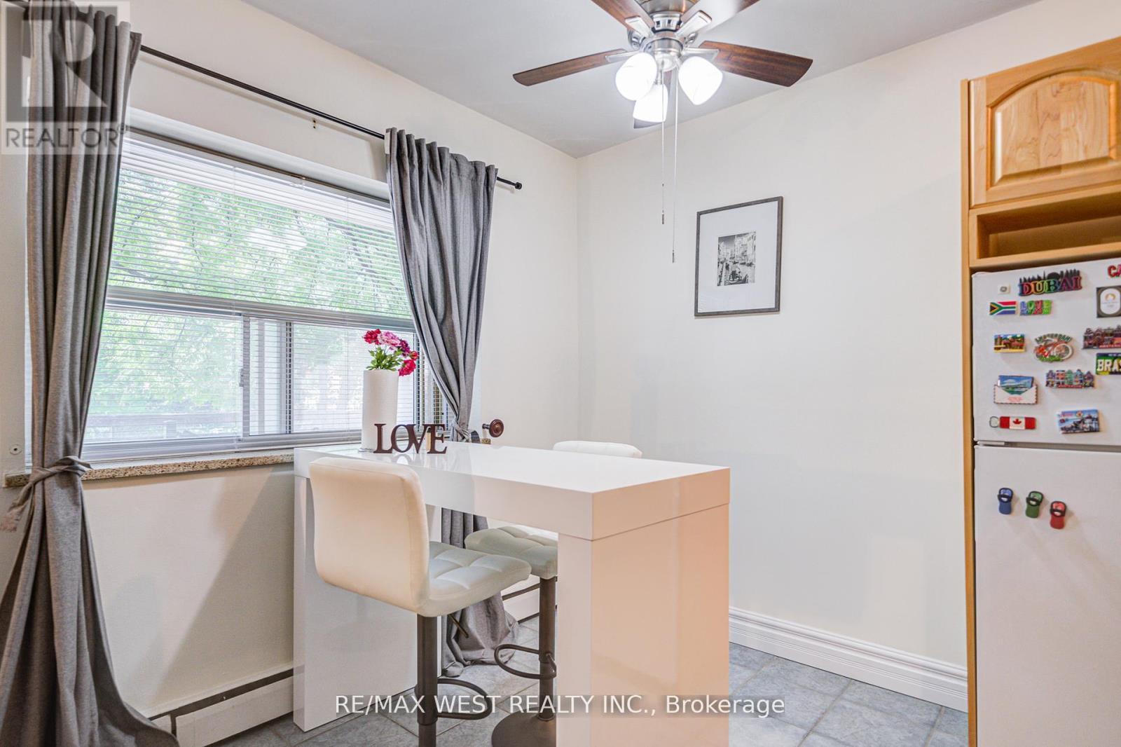 104 - 101 Queen Street S, Hamilton, ON - Indoor