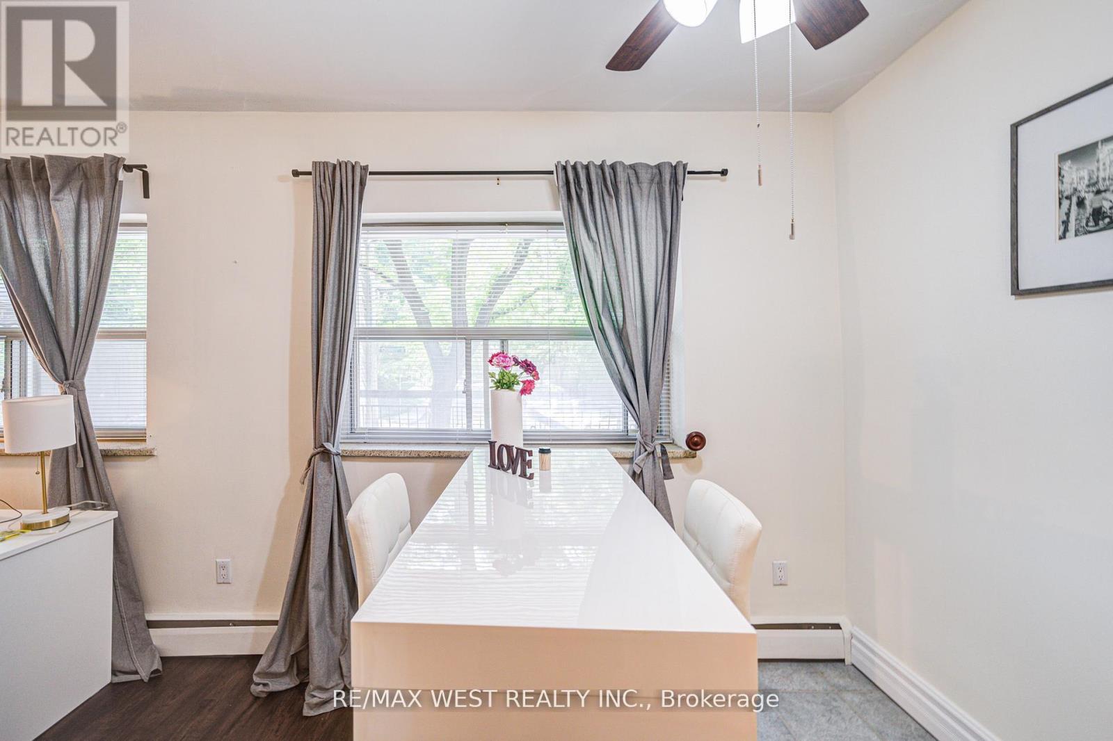 104 - 101 Queen Street S, Hamilton, ON - Indoor