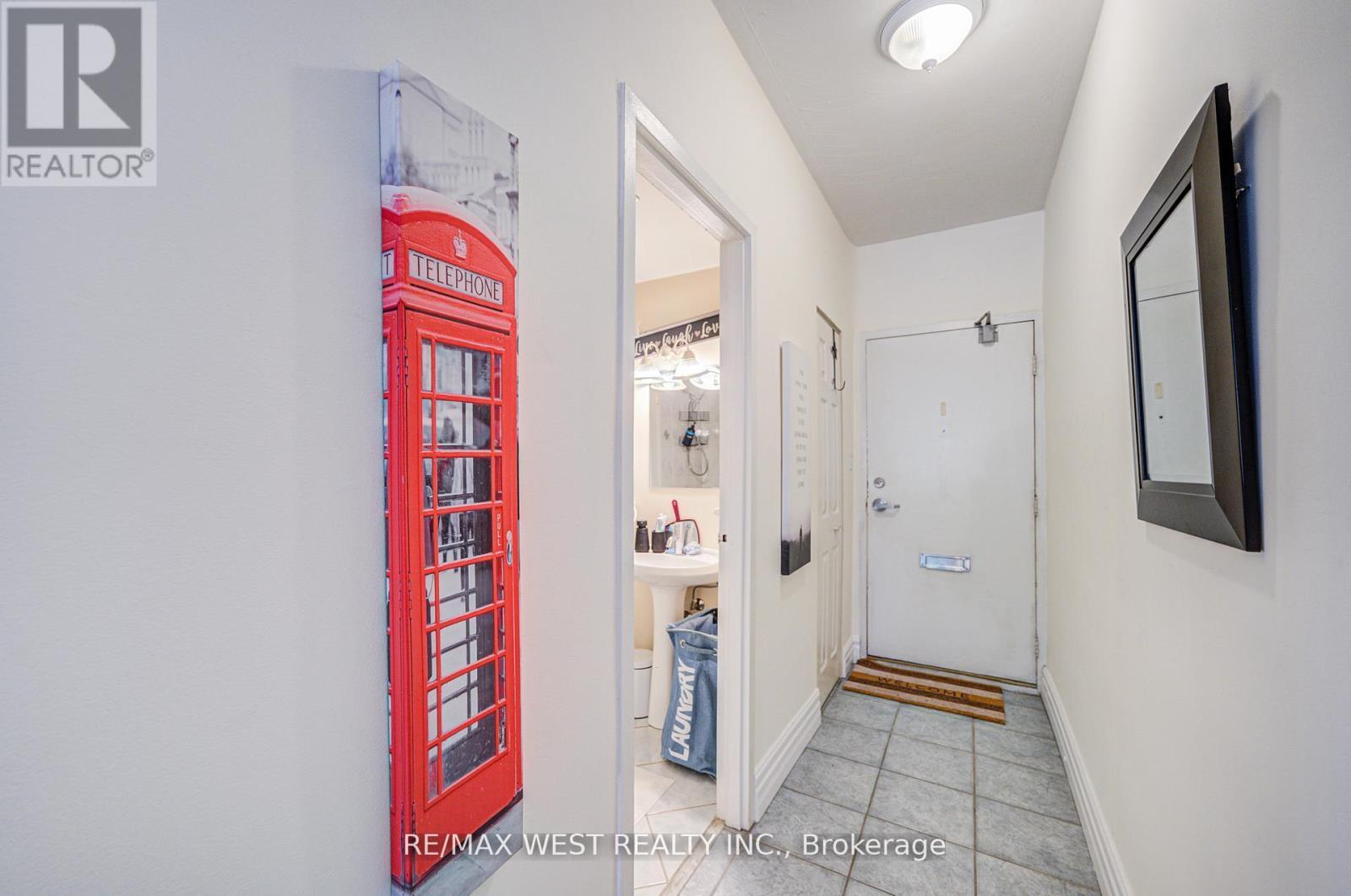 104 - 101 Queen Street S, Hamilton, ON - Indoor Photo Showing Other Room