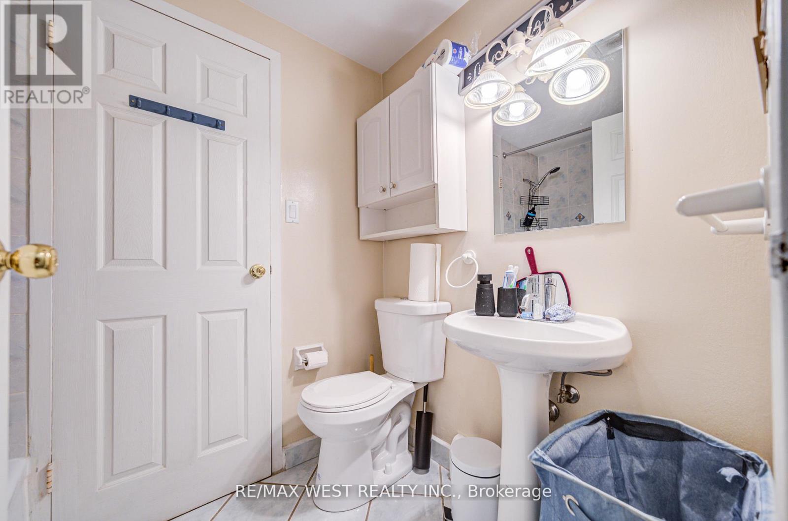 104 - 101 Queen Street S, Hamilton, ON - Indoor Photo Showing Bathroom