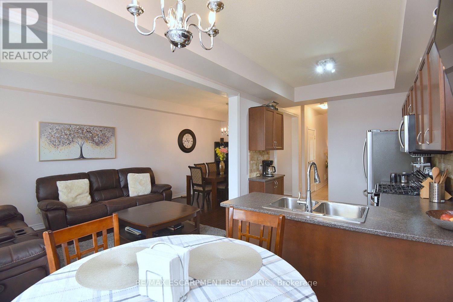 21 - 45 Seabreeze Crescent, Hamilton, ON - Indoor