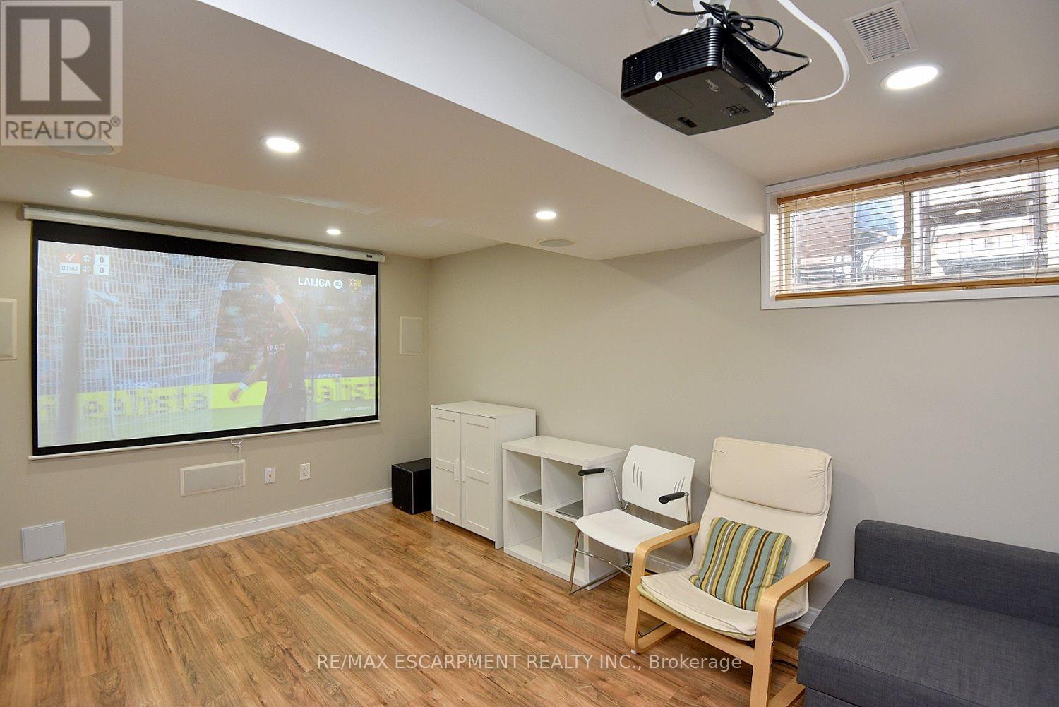 21 - 45 Seabreeze Crescent, Hamilton, ON - Indoor