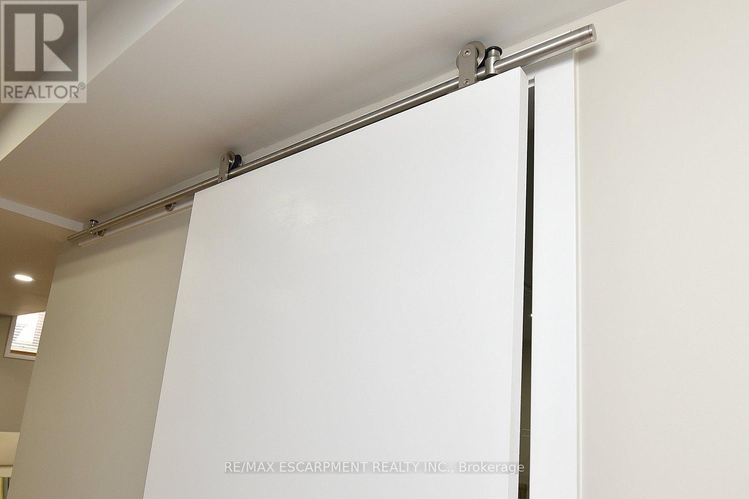 21 - 45 Seabreeze Crescent, Hamilton, ON -