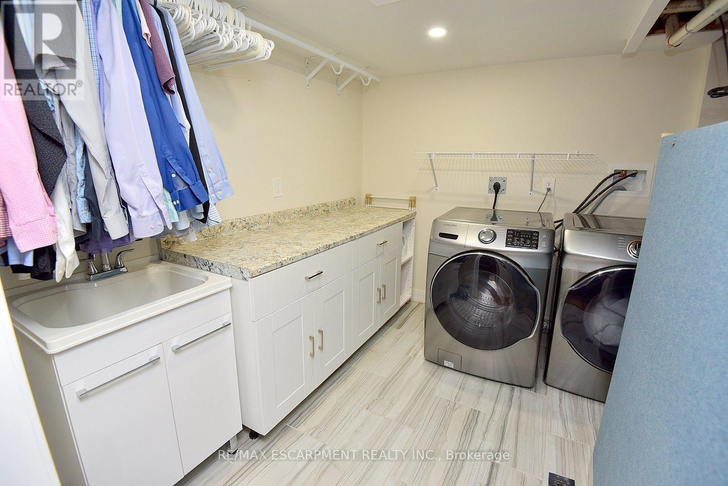 21 - 45 Seabreeze Crescent, Hamilton, ON - Indoor Photo Showing Laundry Room