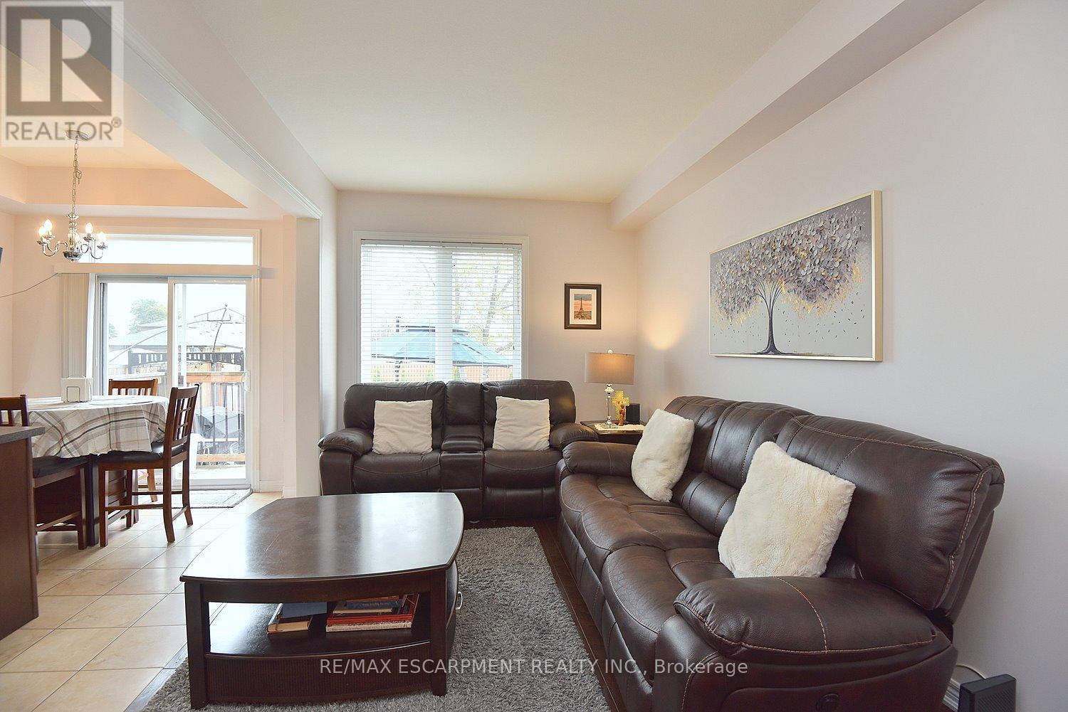 21 - 45 Seabreeze Crescent, Hamilton, ON - Indoor Photo Showing Living Room