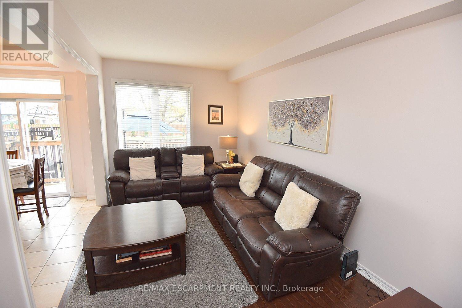 21 - 45 Seabreeze Crescent, Hamilton, ON - Indoor Photo Showing Living Room