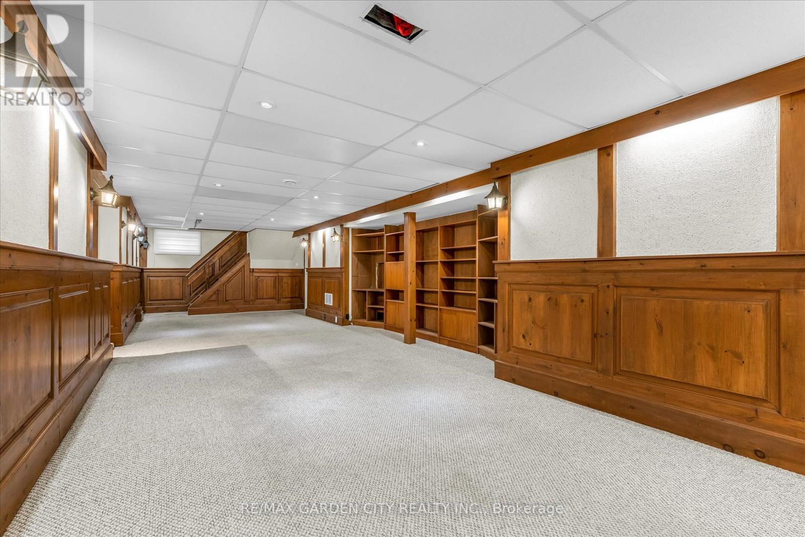 17 Marilyn Street, Grimsby, ON - Indoor Photo Showing Other Room