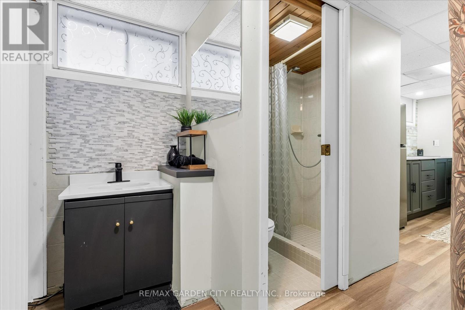 17 Marilyn Street, Grimsby, ON - Indoor