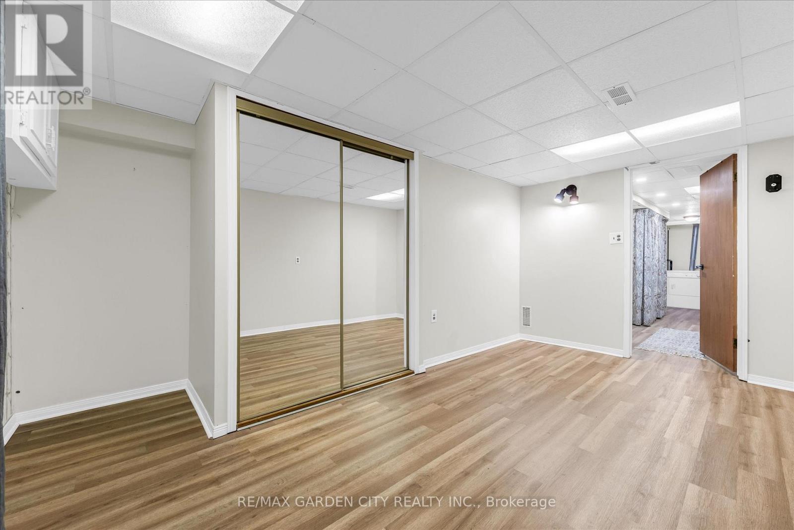 17 Marilyn Street, Grimsby, ON - Indoor Photo Showing Other Room