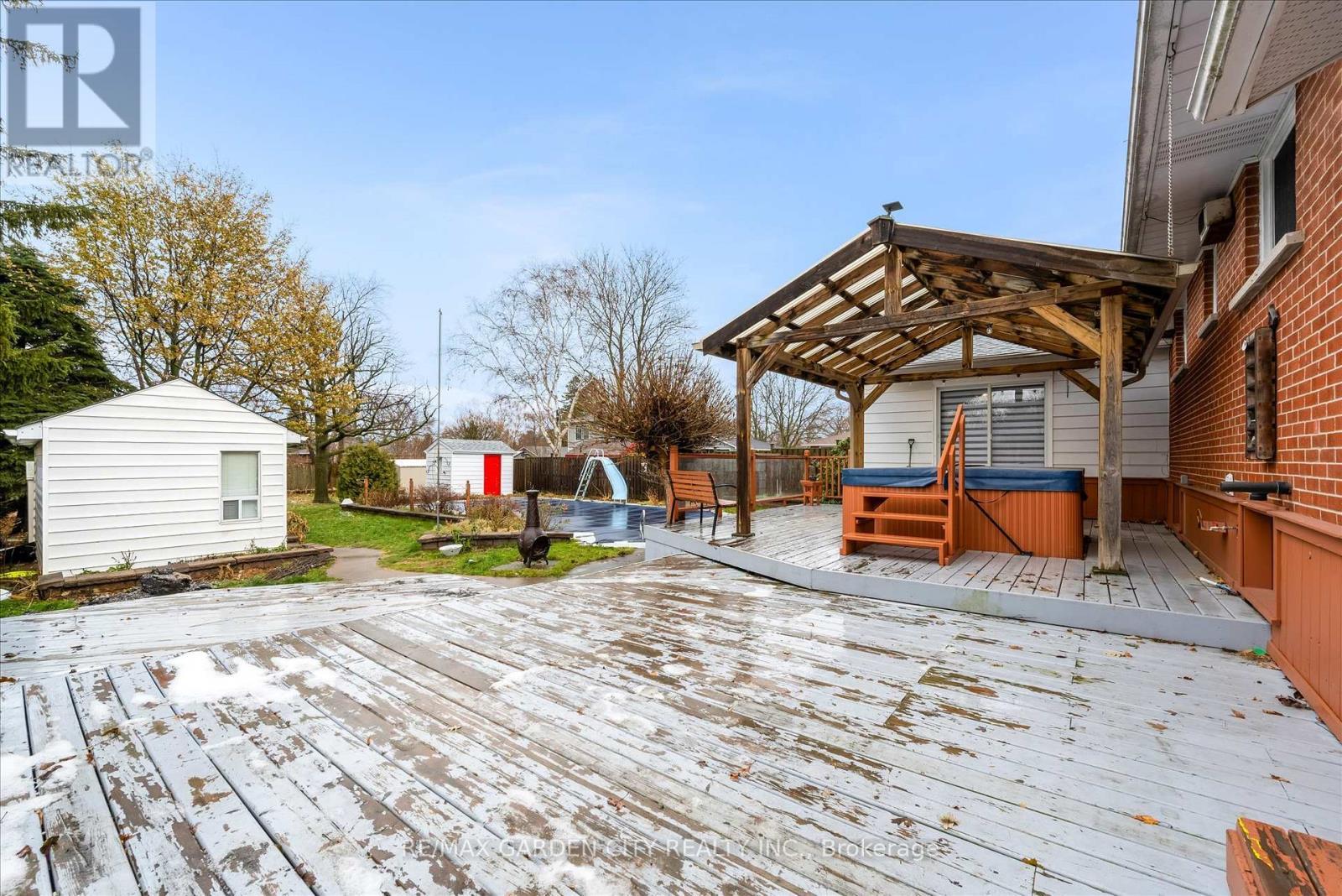 17 Marilyn Street, Grimsby, ON - Outdoor