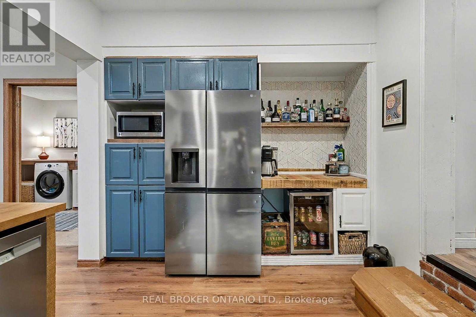 30 Wood Street, Mapleton, ON - Indoor Photo Showing Kitchen