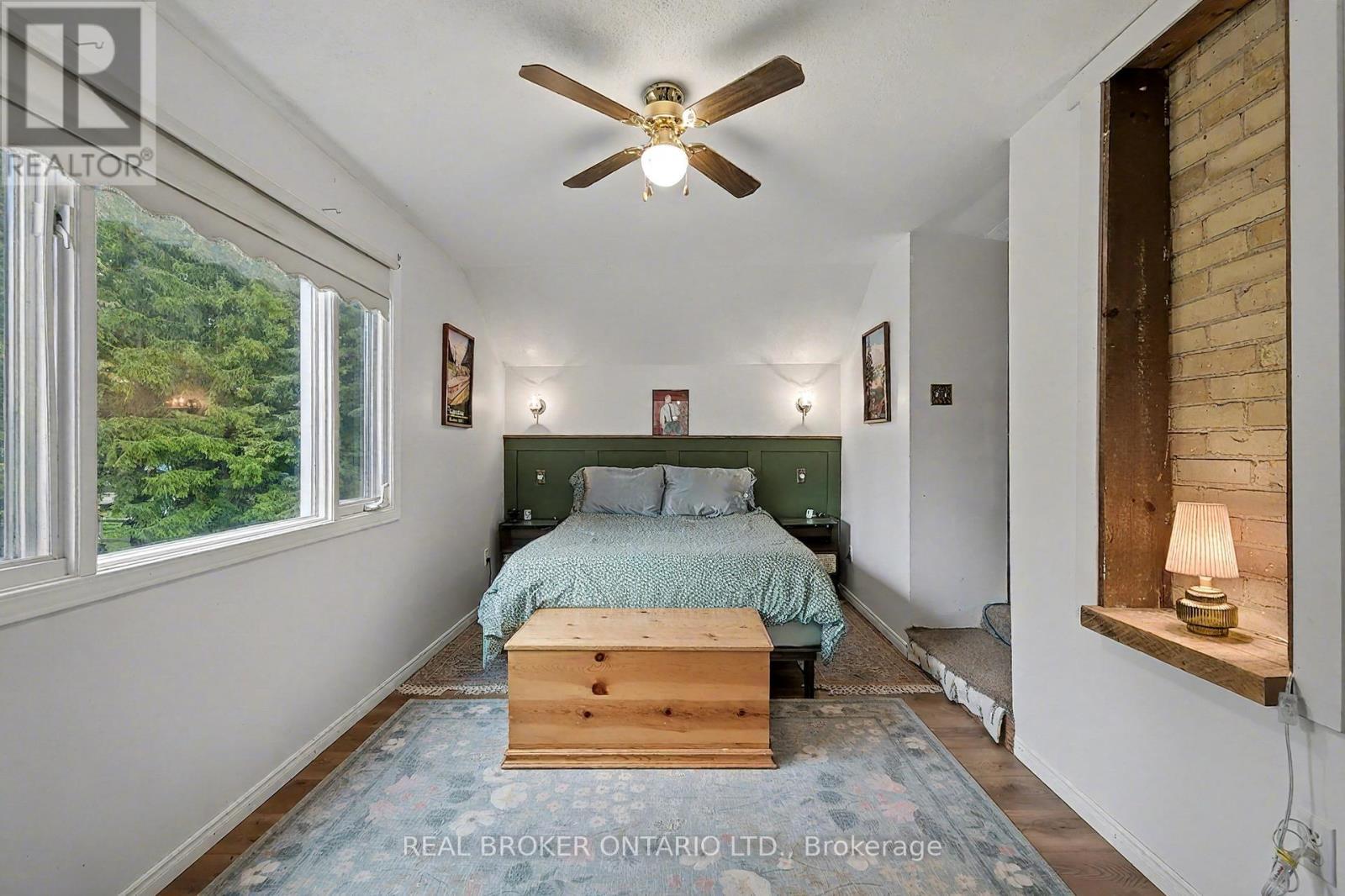30 Wood Street, Mapleton, ON - Indoor Photo Showing Bedroom