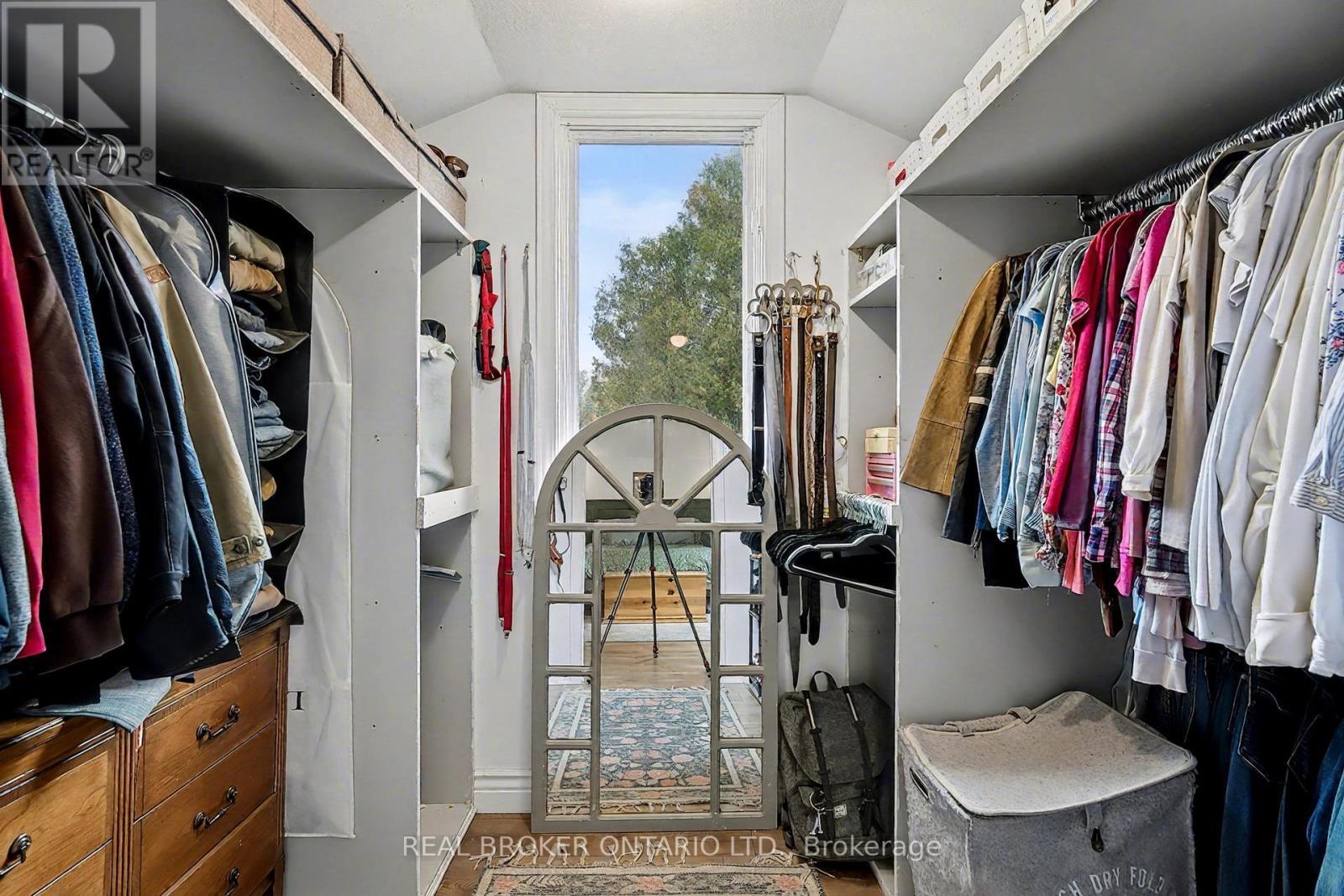 30 Wood Street, Mapleton, ON - Indoor With Storage