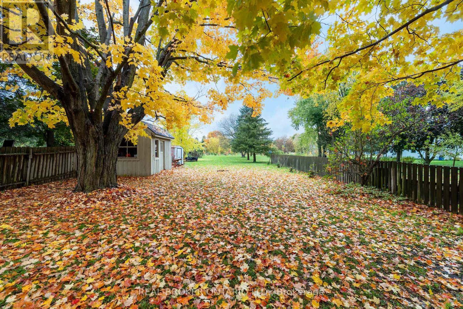 30 Wood Street, Mapleton, ON - Outdoor