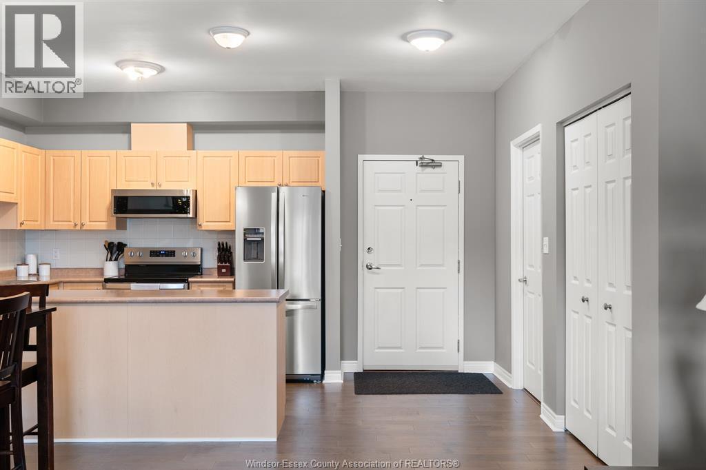 5995 Ellis Street Unit# 202, Lasalle, ON - Indoor Photo Showing Kitchen