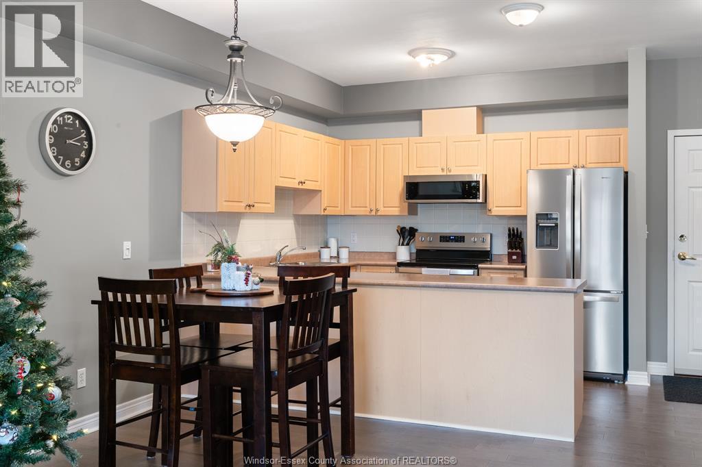 5995 Ellis Street Unit# 202, Lasalle, ON - Indoor Photo Showing Kitchen