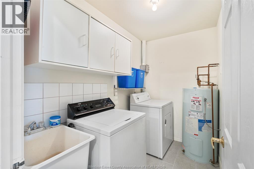 5995 Ellis Street Unit# 202, Lasalle, ON - Indoor Photo Showing Laundry Room