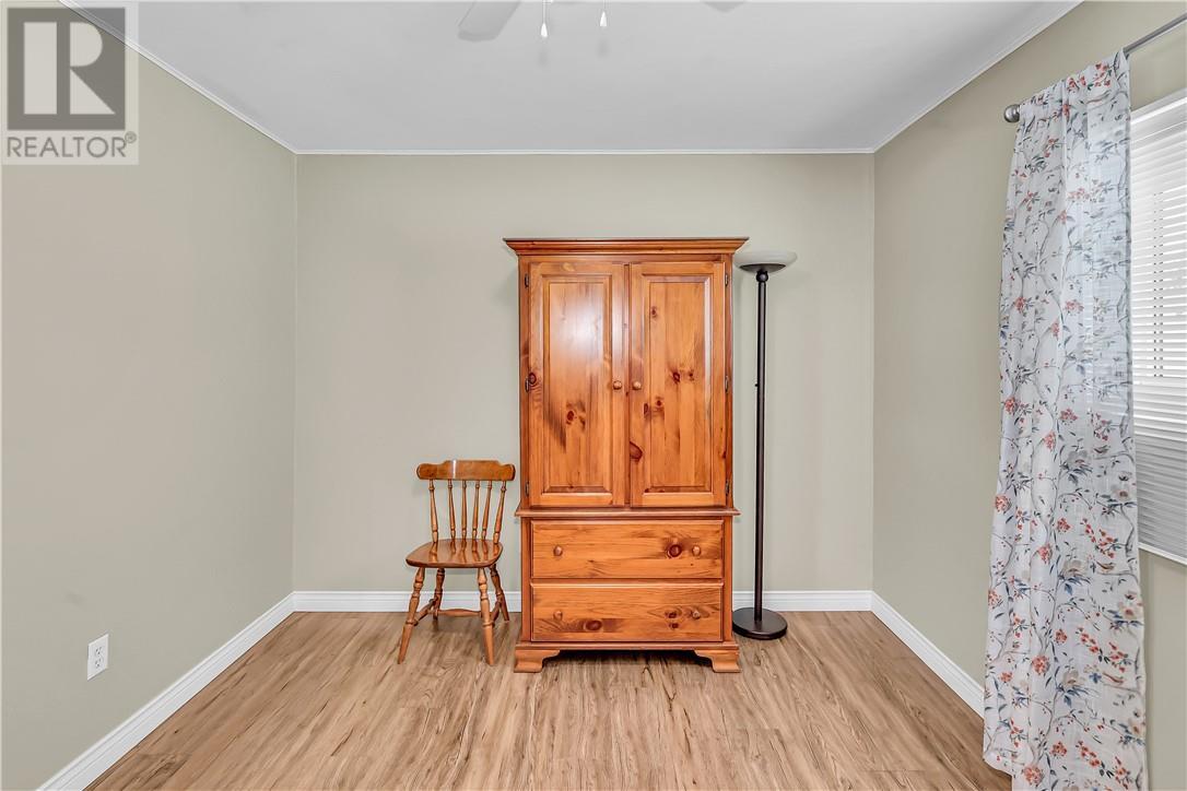 190 Hugh Cummings, Spanish, ON - Indoor Photo Showing Other Room