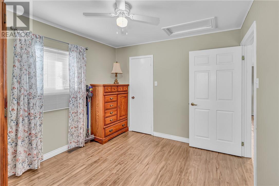 190 Hugh Cummings, Spanish, ON - Indoor Photo Showing Other Room