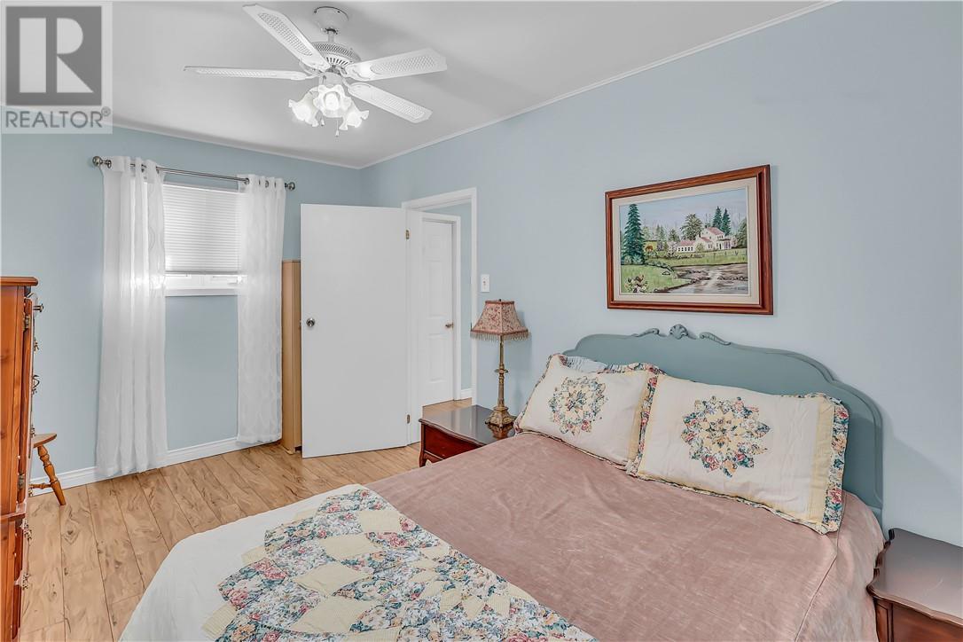 190 Hugh Cummings, Spanish, ON - Indoor Photo Showing Bedroom