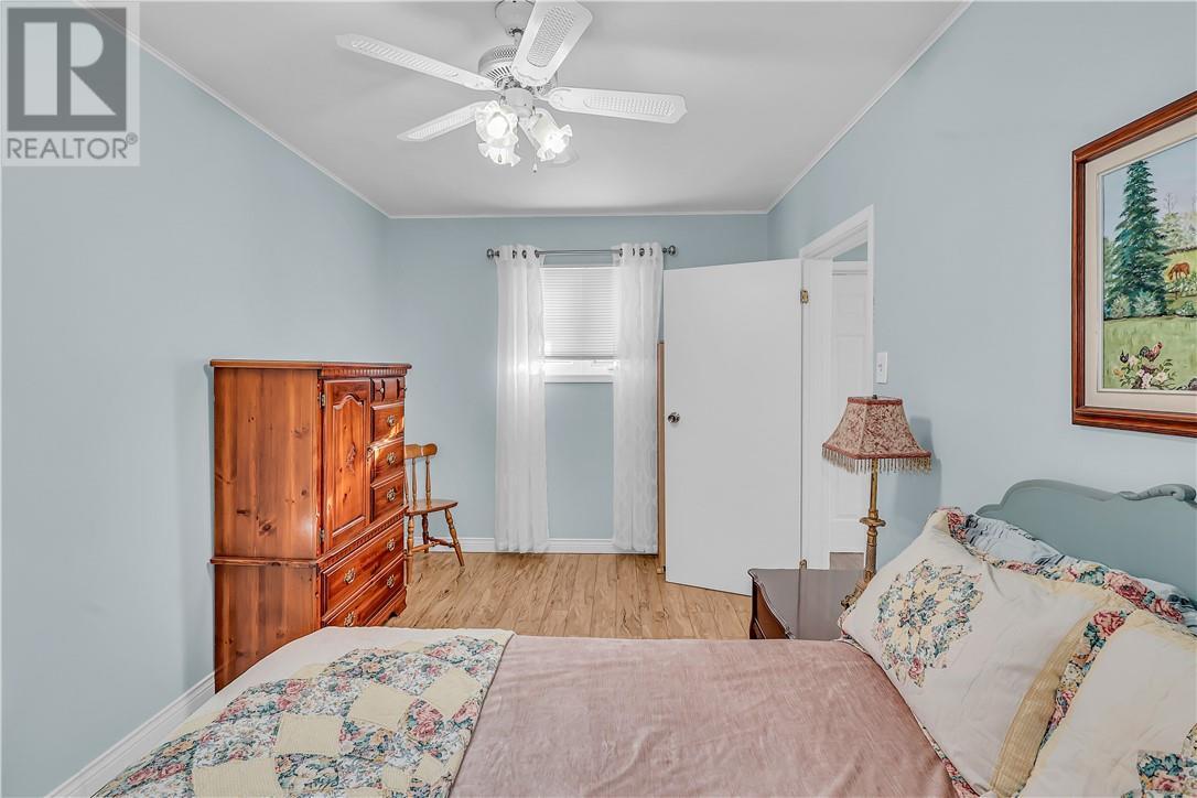 190 Hugh Cummings, Spanish, ON - Indoor Photo Showing Bedroom