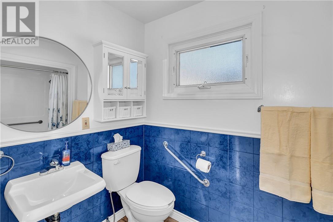 190 Hugh Cummings, Spanish, ON - Indoor Photo Showing Bathroom