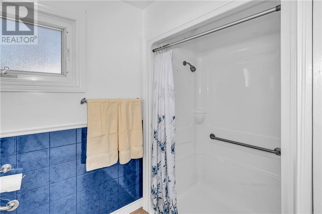 190 Hugh Cummings, Spanish, ON - Indoor Photo Showing Bathroom