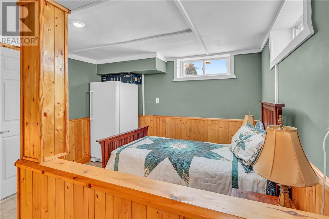 190 Hugh Cummings, Spanish, ON - Indoor Photo Showing Bedroom