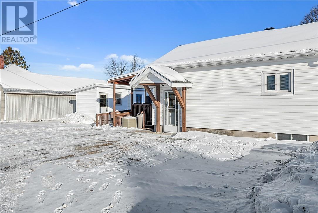 190 Hugh Cummings, Spanish, ON - Outdoor