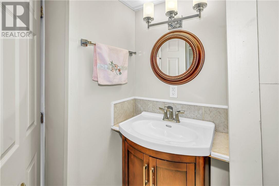 190 Hugh Cummings, Spanish, ON - Indoor Photo Showing Bathroom