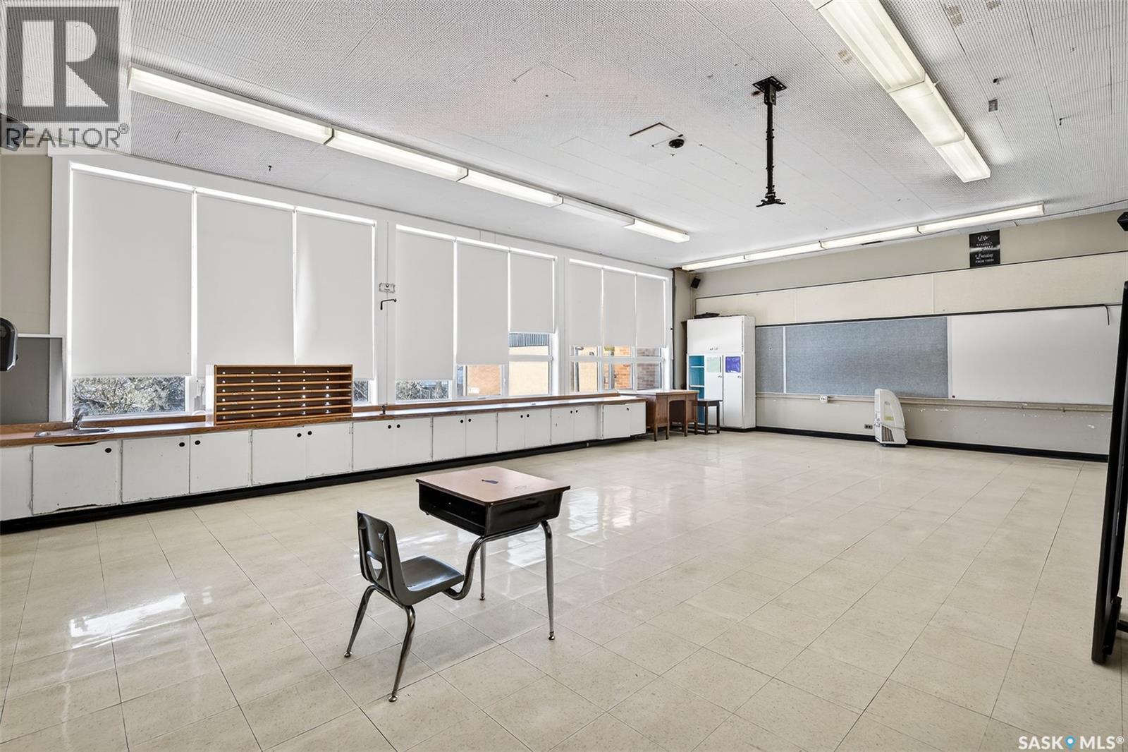 1100 Currie Crescent, Moose Jaw, SK