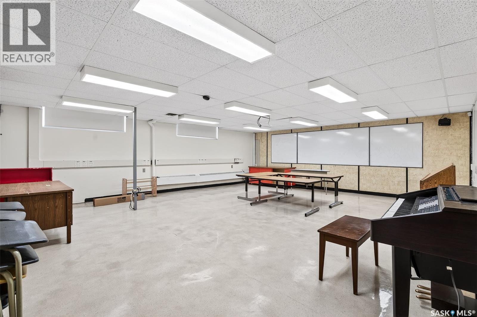 1100 Currie Crescent, Moose Jaw, SK