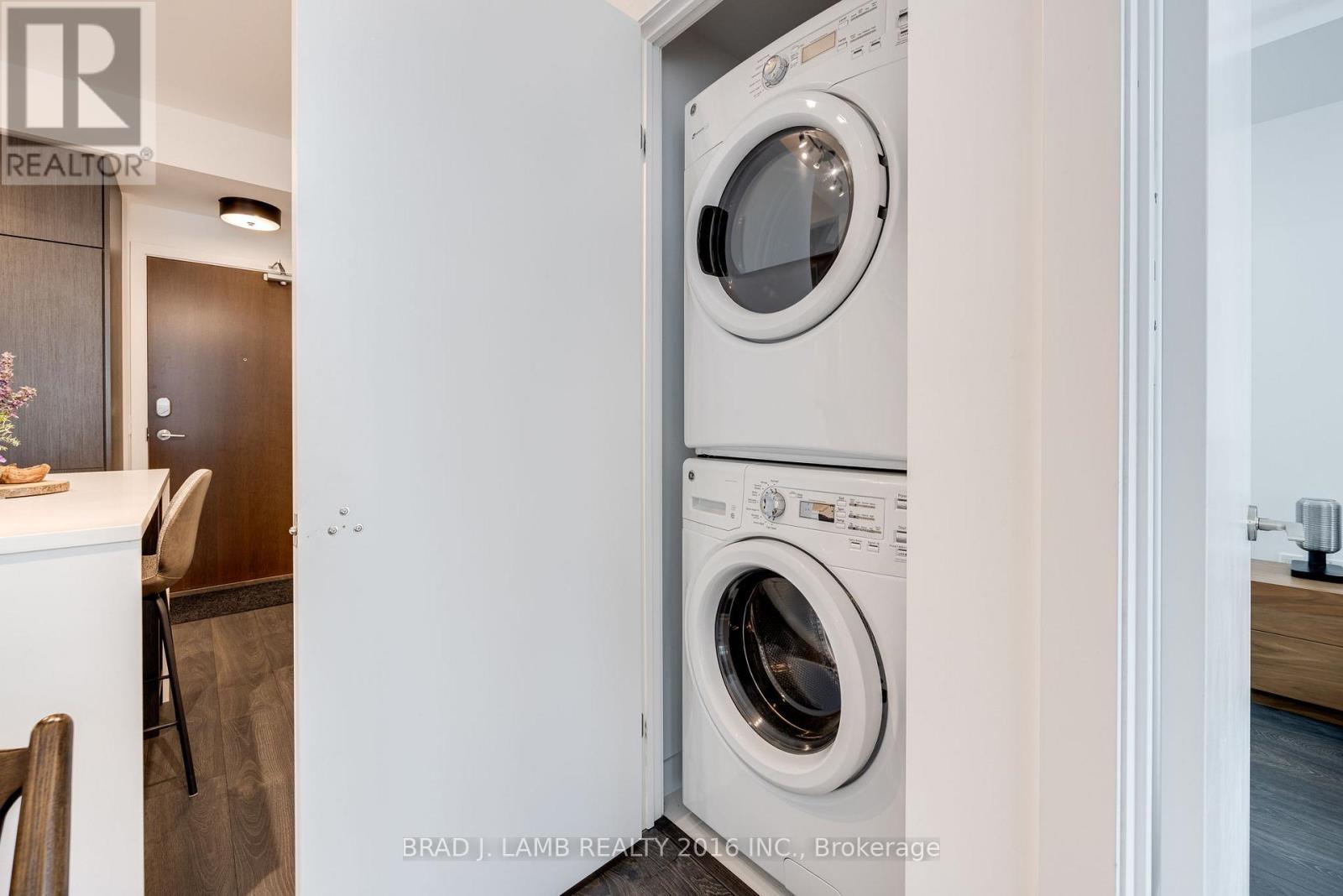 642 - 38 Iannuzzi Street, Toronto, ON - Indoor Photo Showing Laundry Room