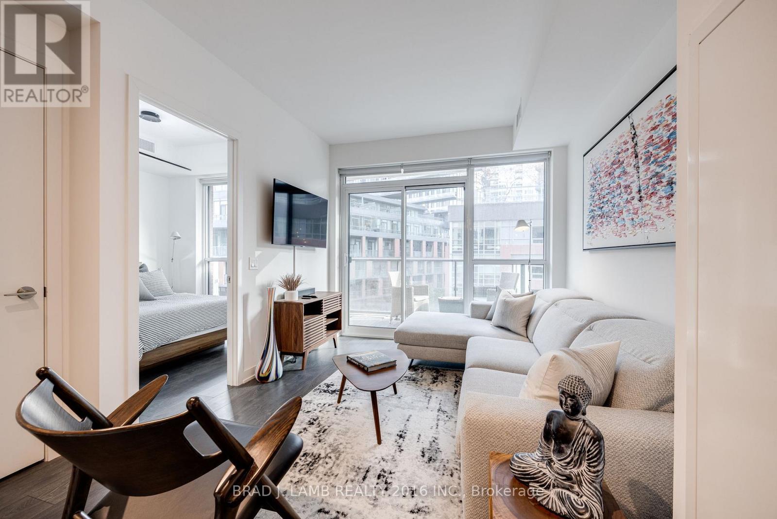 642 - 38 Iannuzzi Street, Toronto, ON - Indoor Photo Showing Living Room