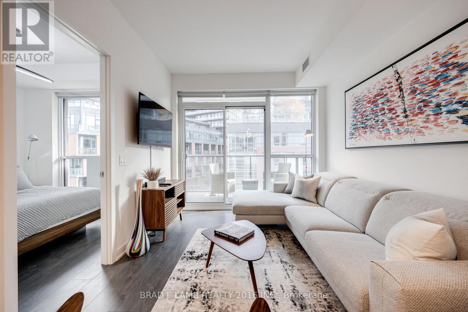 642 - 38 Iannuzzi Street, Toronto, ON - Indoor Photo Showing Living Room