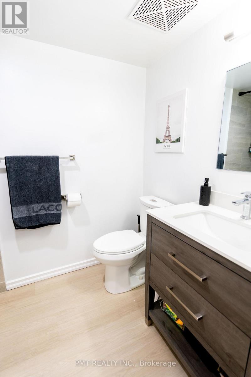 406 - 388 Richmond Street W, Toronto, ON - Indoor Photo Showing Bathroom