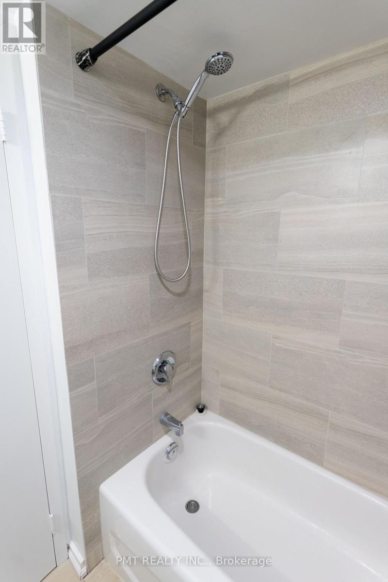 406 - 388 Richmond Street W, Toronto, ON - Indoor Photo Showing Bathroom