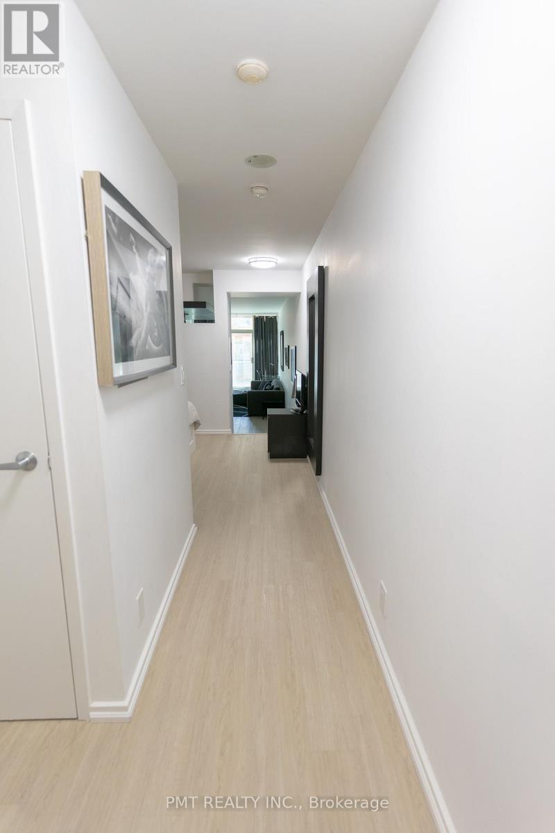 406 - 388 Richmond Street W, Toronto, ON - Indoor Photo Showing Other Room