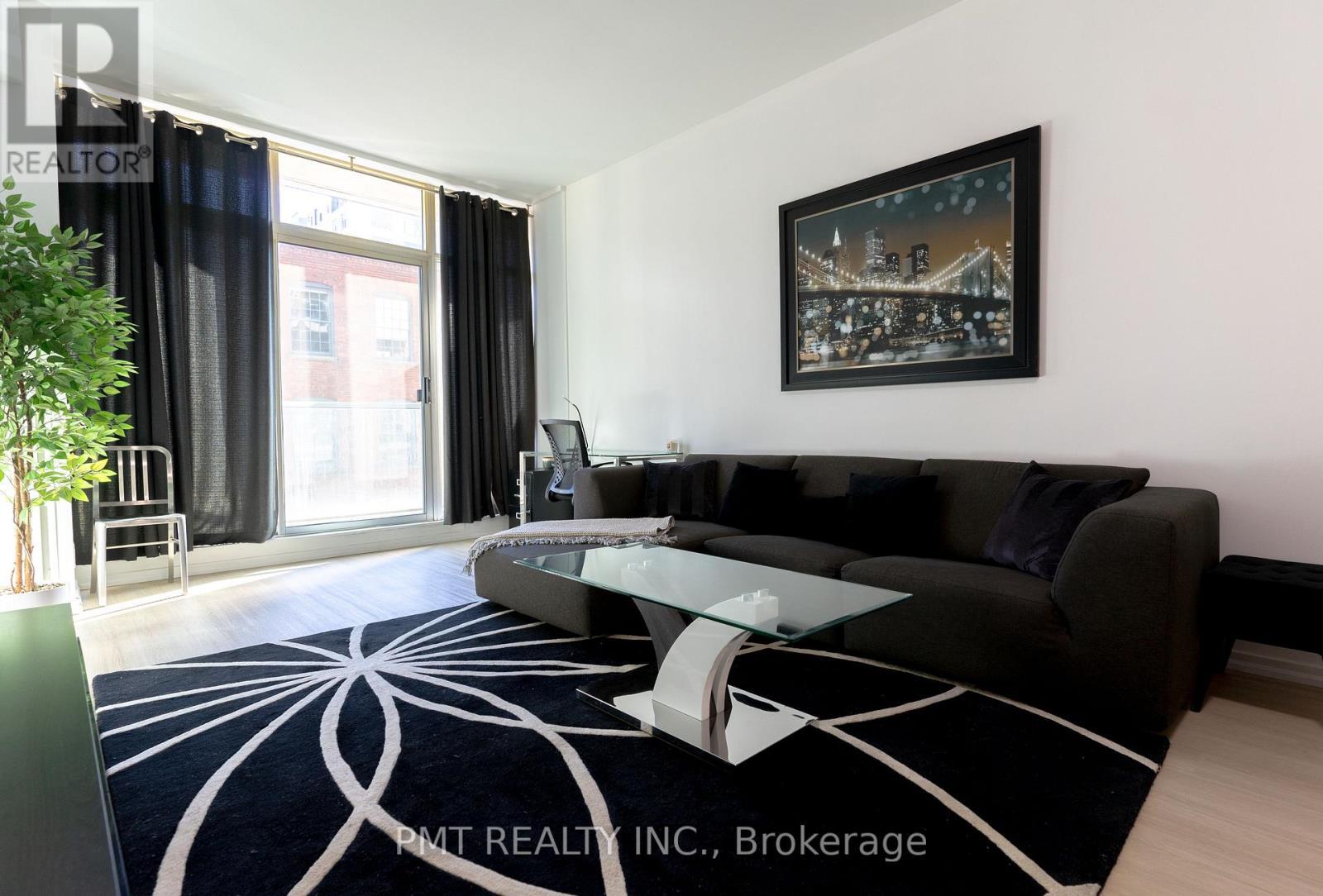 406 - 388 Richmond Street W, Toronto, ON - Indoor Photo Showing Living Room
