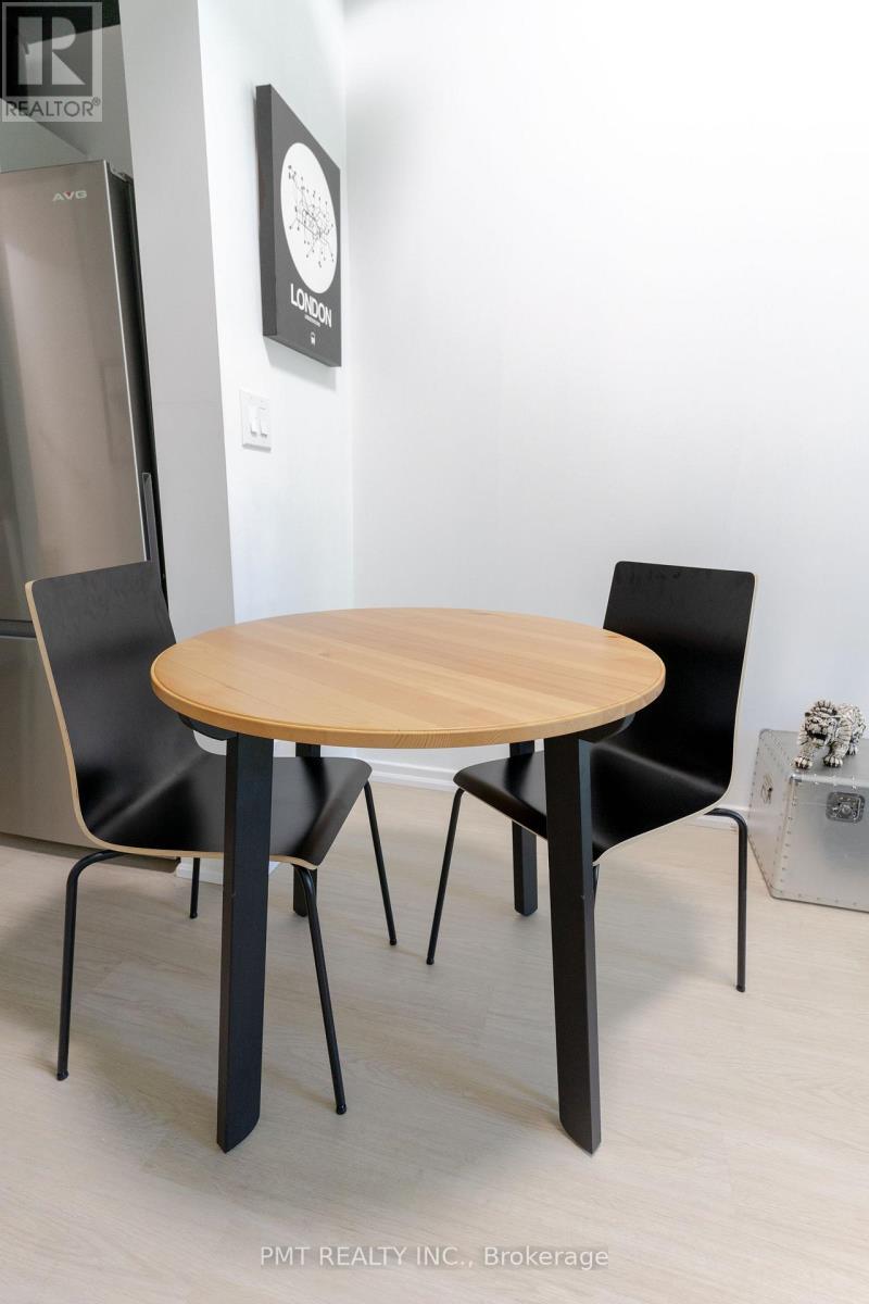 406 - 388 Richmond Street W, Toronto, ON - Indoor Photo Showing Dining Room