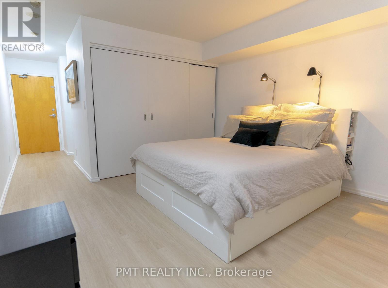 406 - 388 Richmond Street W, Toronto, ON - Indoor Photo Showing Bedroom