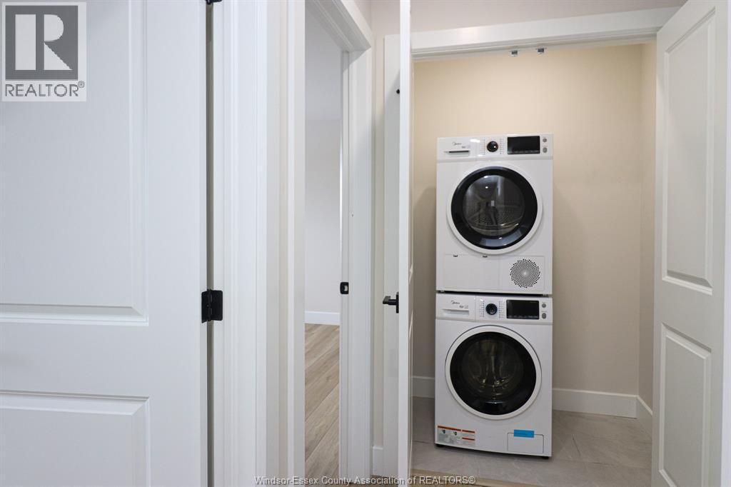 97 Kingsbridge, Amherstburg, ON - Indoor Photo Showing Laundry Room